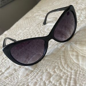 Black frame sunglasses